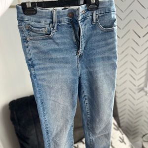 American Eagle - size 2 short - super high rise jegging